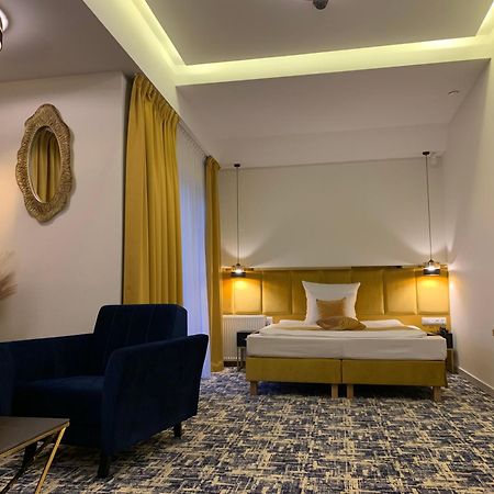 Piramida Aparthotel Boleslawiec  Buitenkant foto