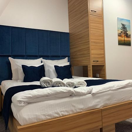 Piramida Aparthotel Boleslawiec  Buitenkant foto