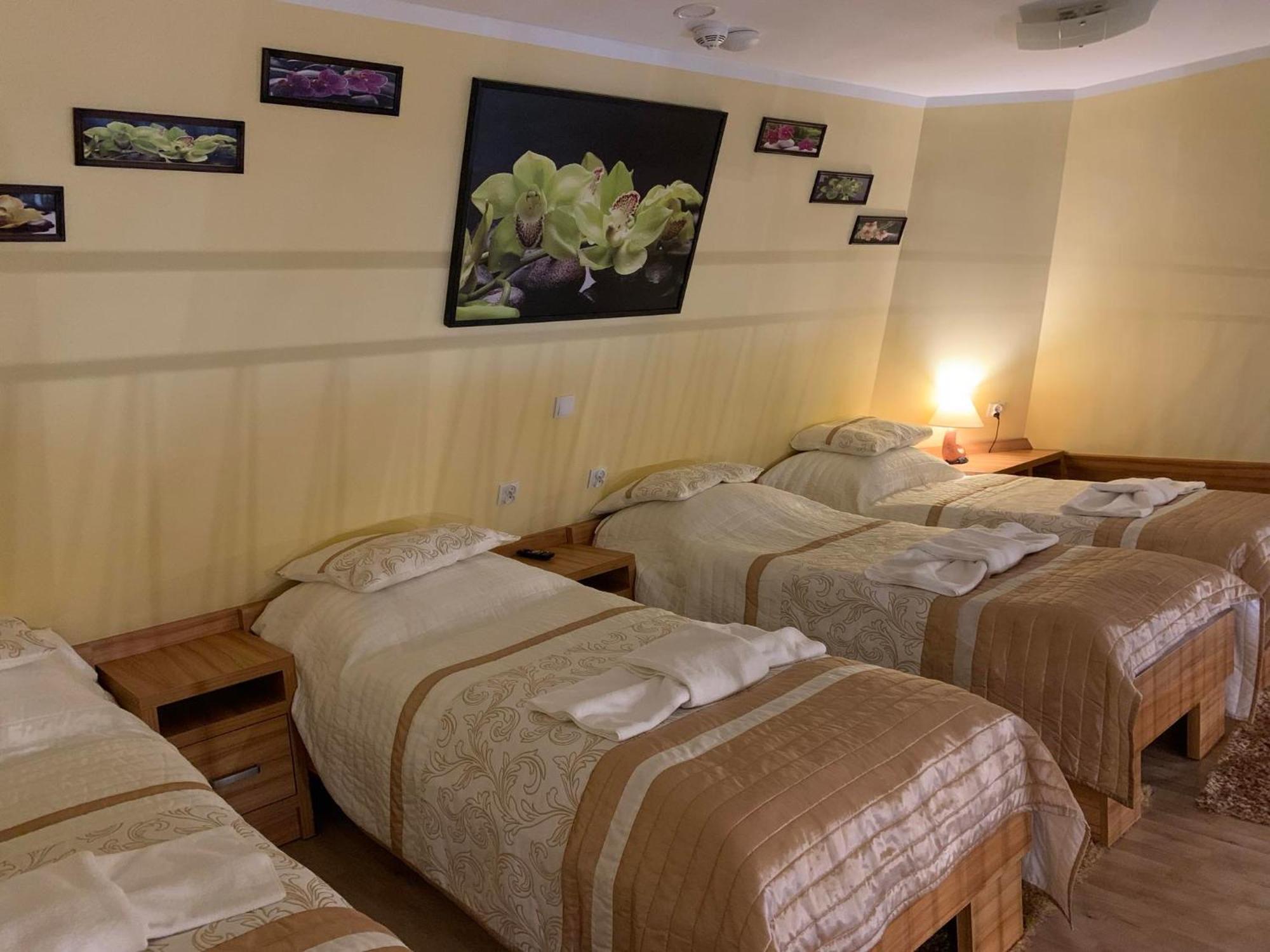 Piramida Aparthotel Boleslawiec  Buitenkant foto