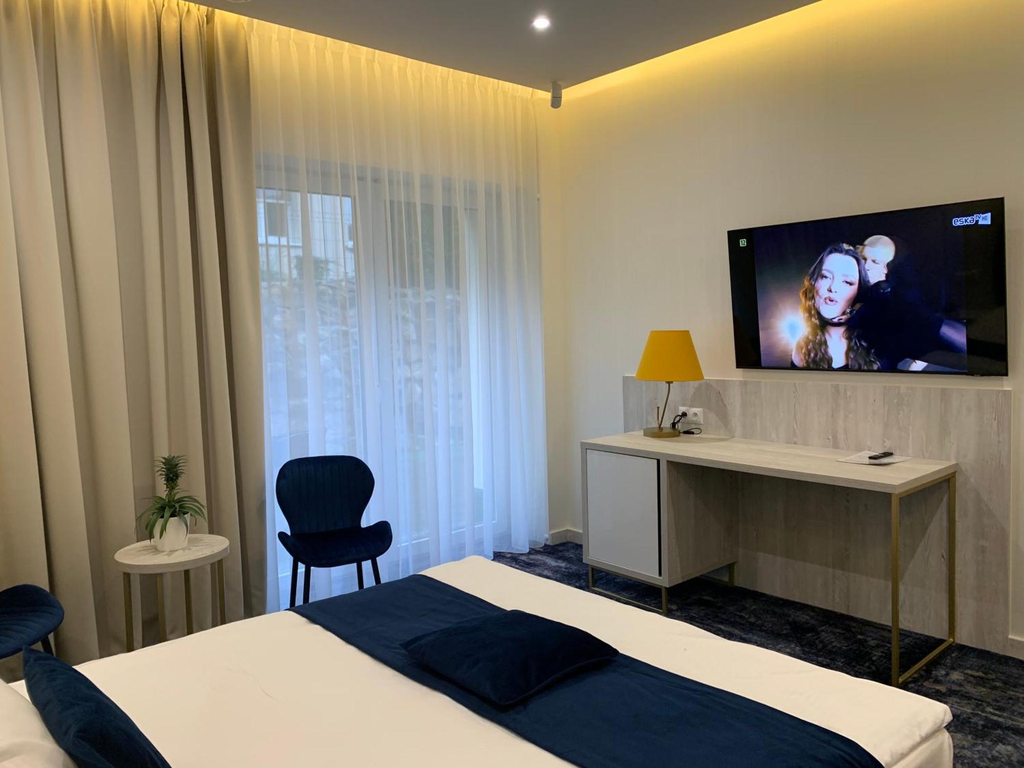 Piramida Aparthotel Boleslawiec  Buitenkant foto