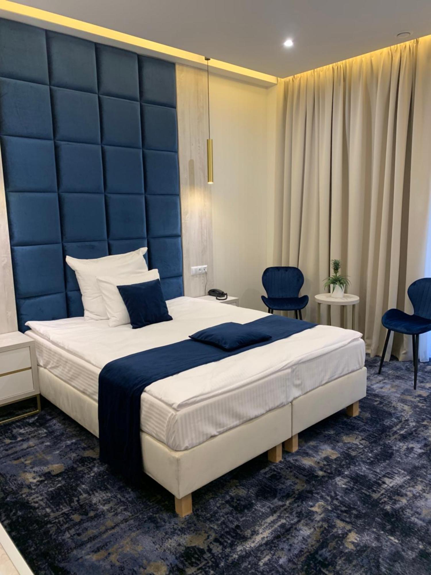 Piramida Aparthotel Boleslawiec  Buitenkant foto