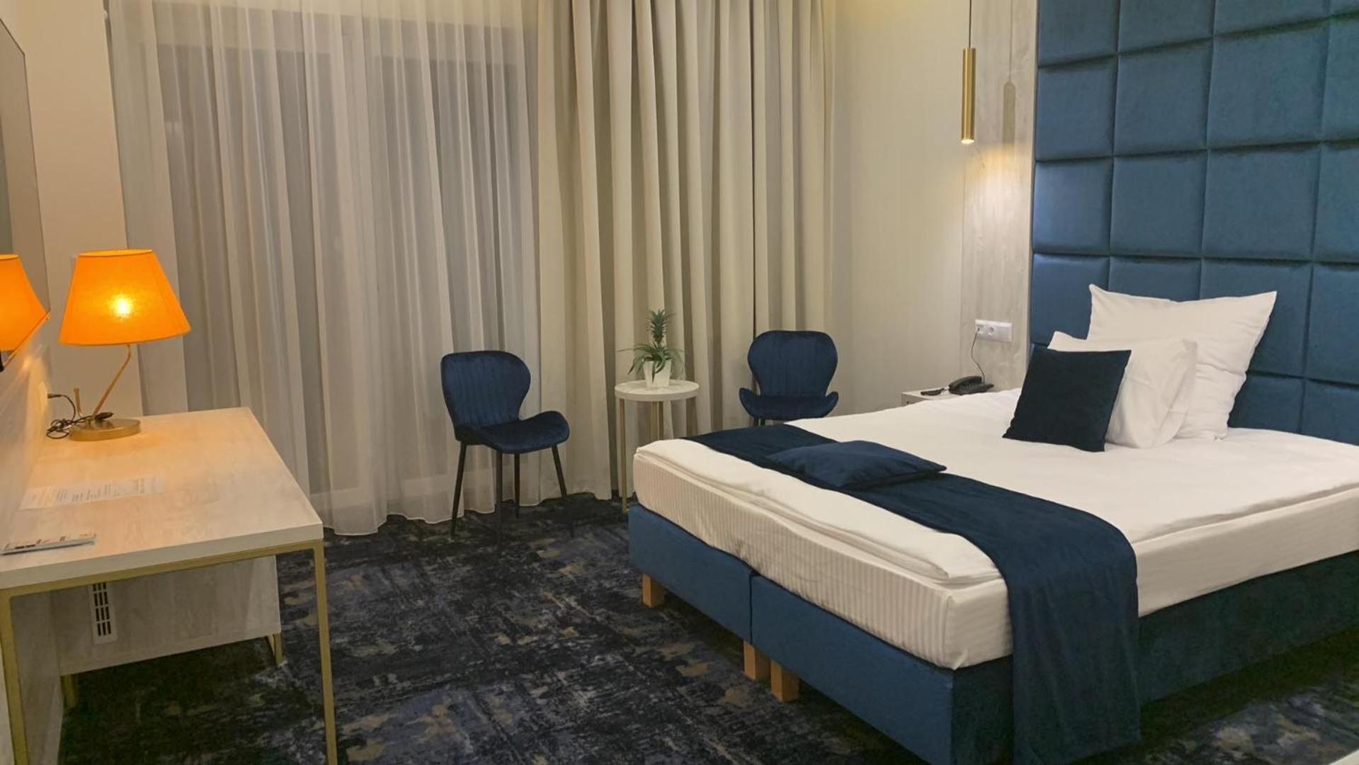 Piramida Aparthotel Boleslawiec  Buitenkant foto