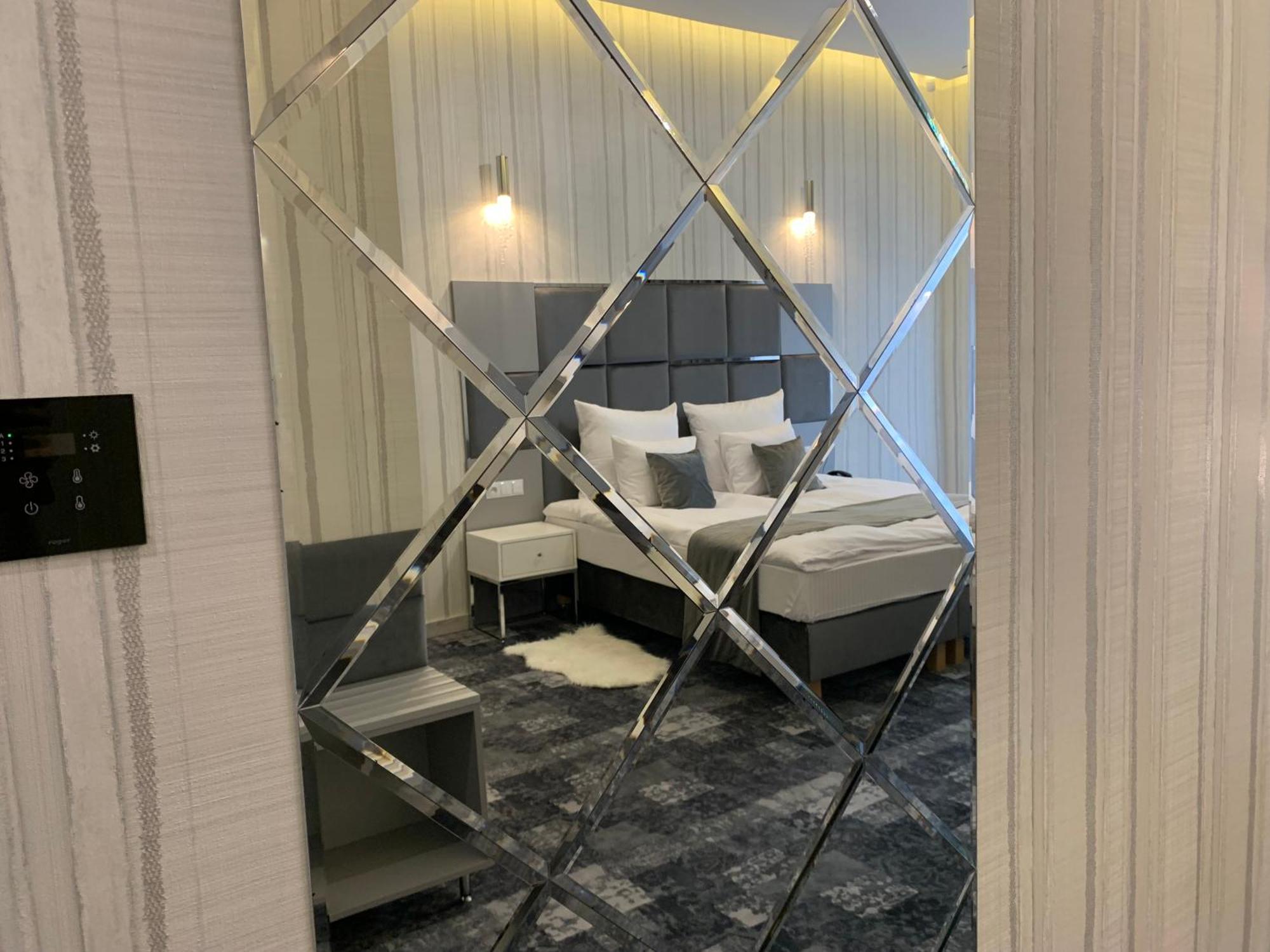 Piramida Aparthotel Boleslawiec  Buitenkant foto