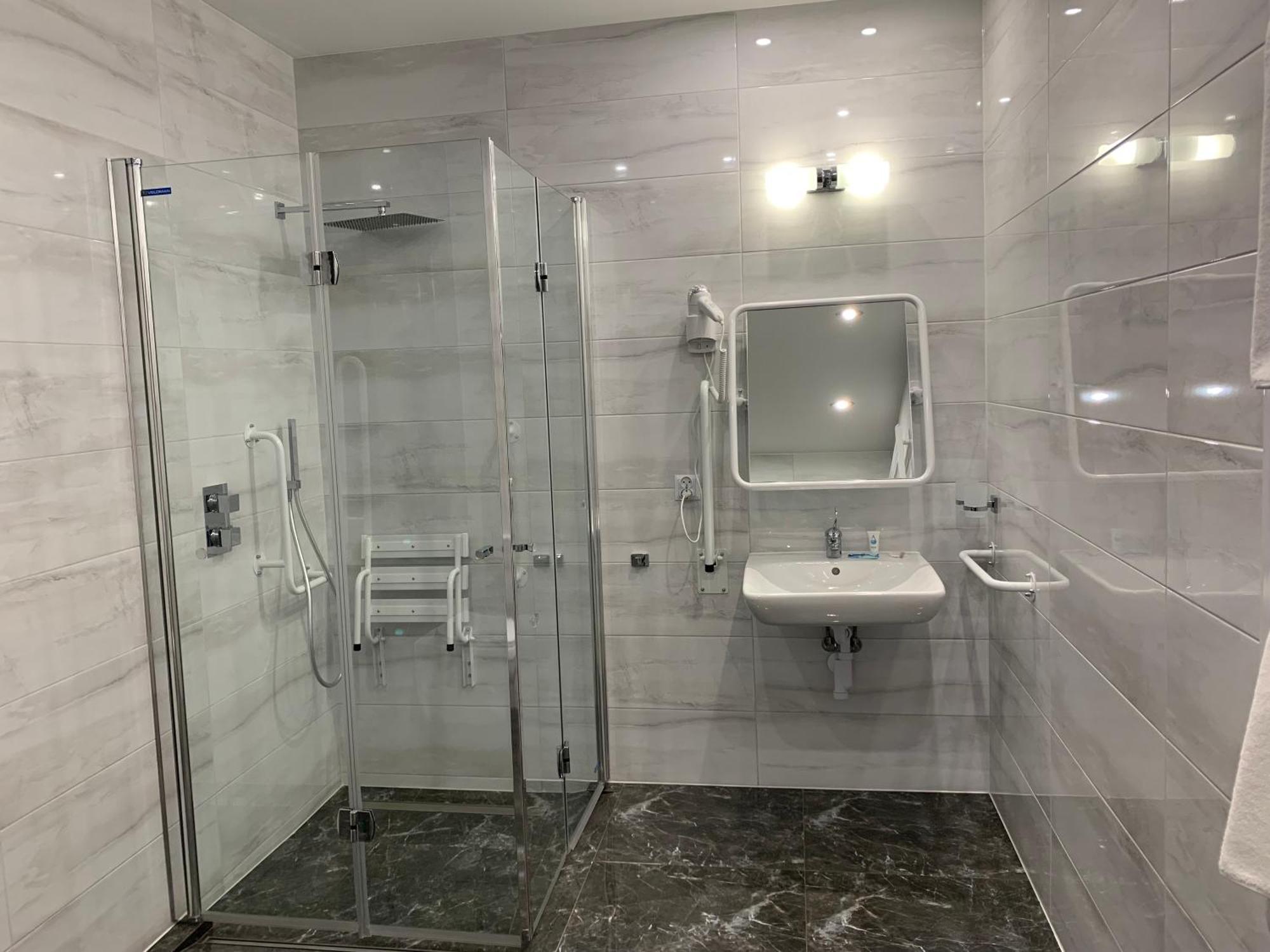 Piramida Aparthotel Boleslawiec  Buitenkant foto