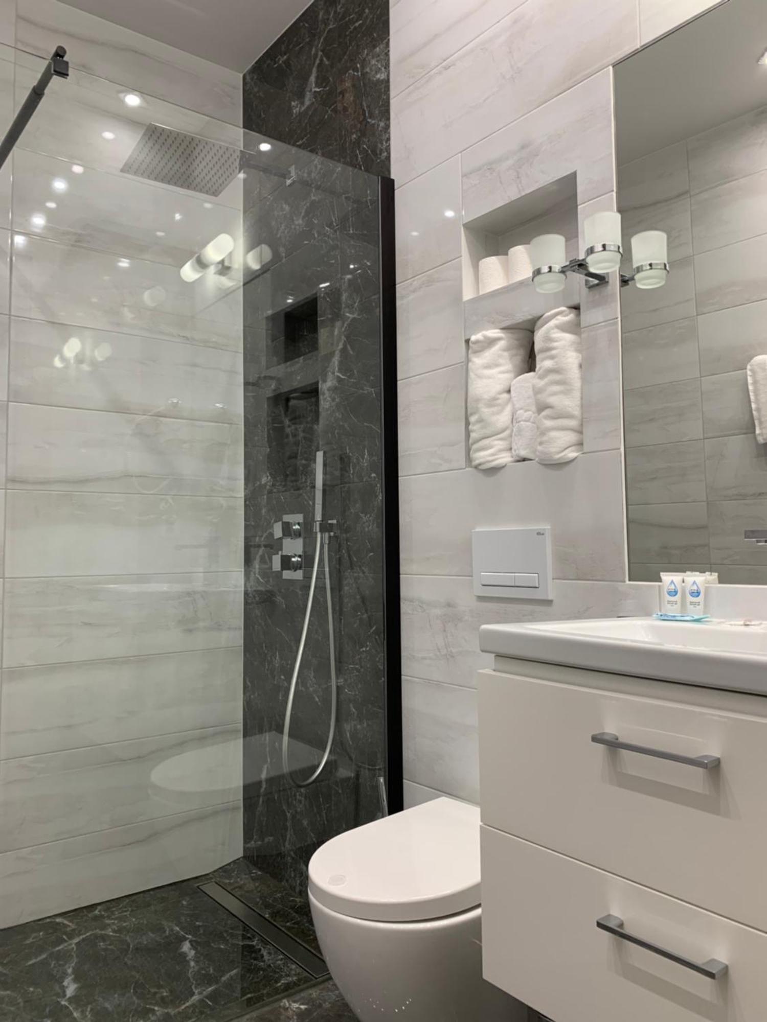 Piramida Aparthotel Boleslawiec  Buitenkant foto