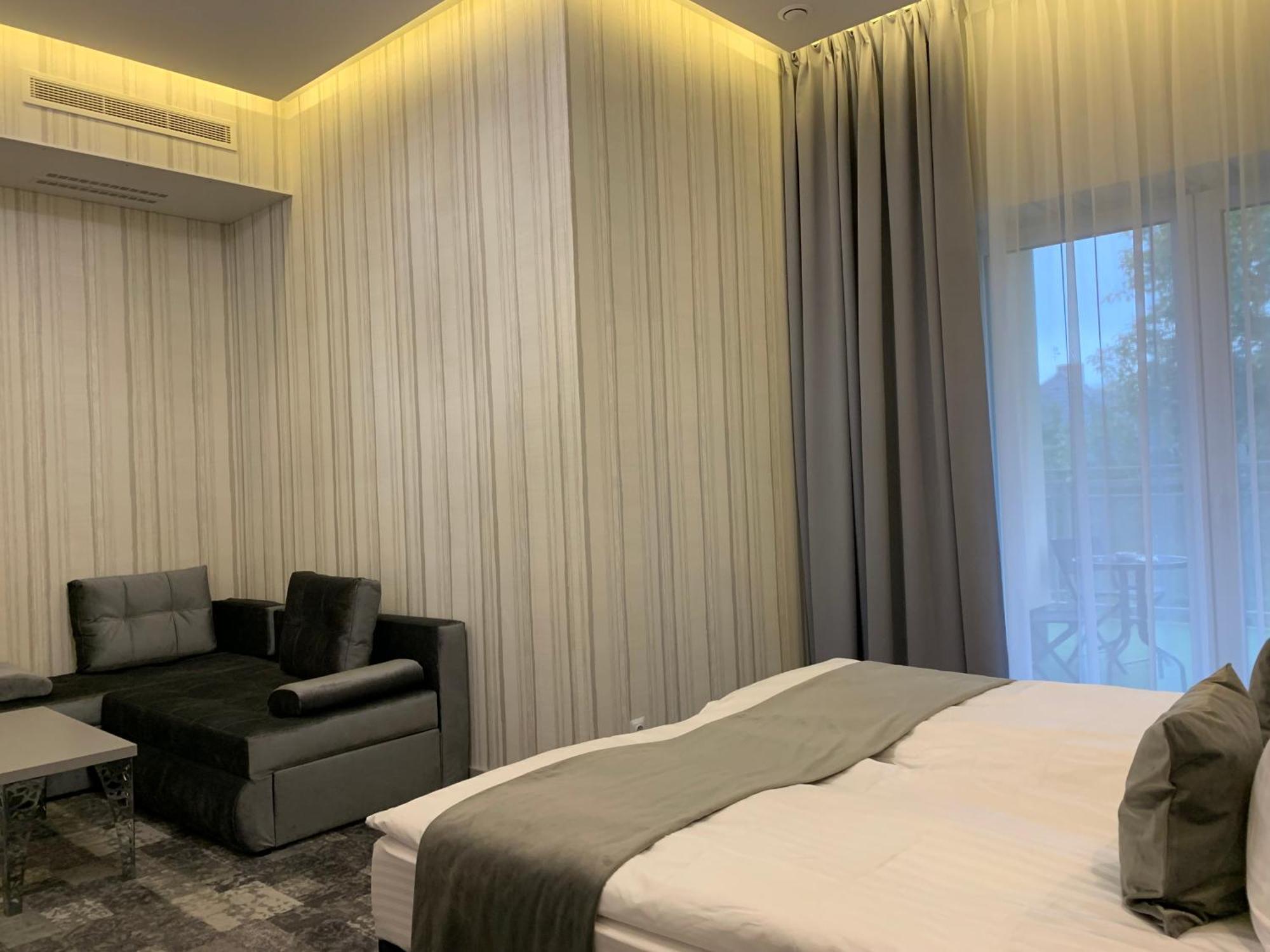 Piramida Aparthotel Boleslawiec  Buitenkant foto