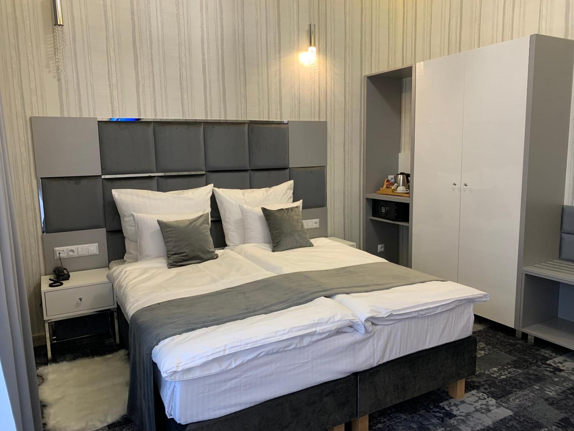 Piramida Aparthotel Boleslawiec  Buitenkant foto