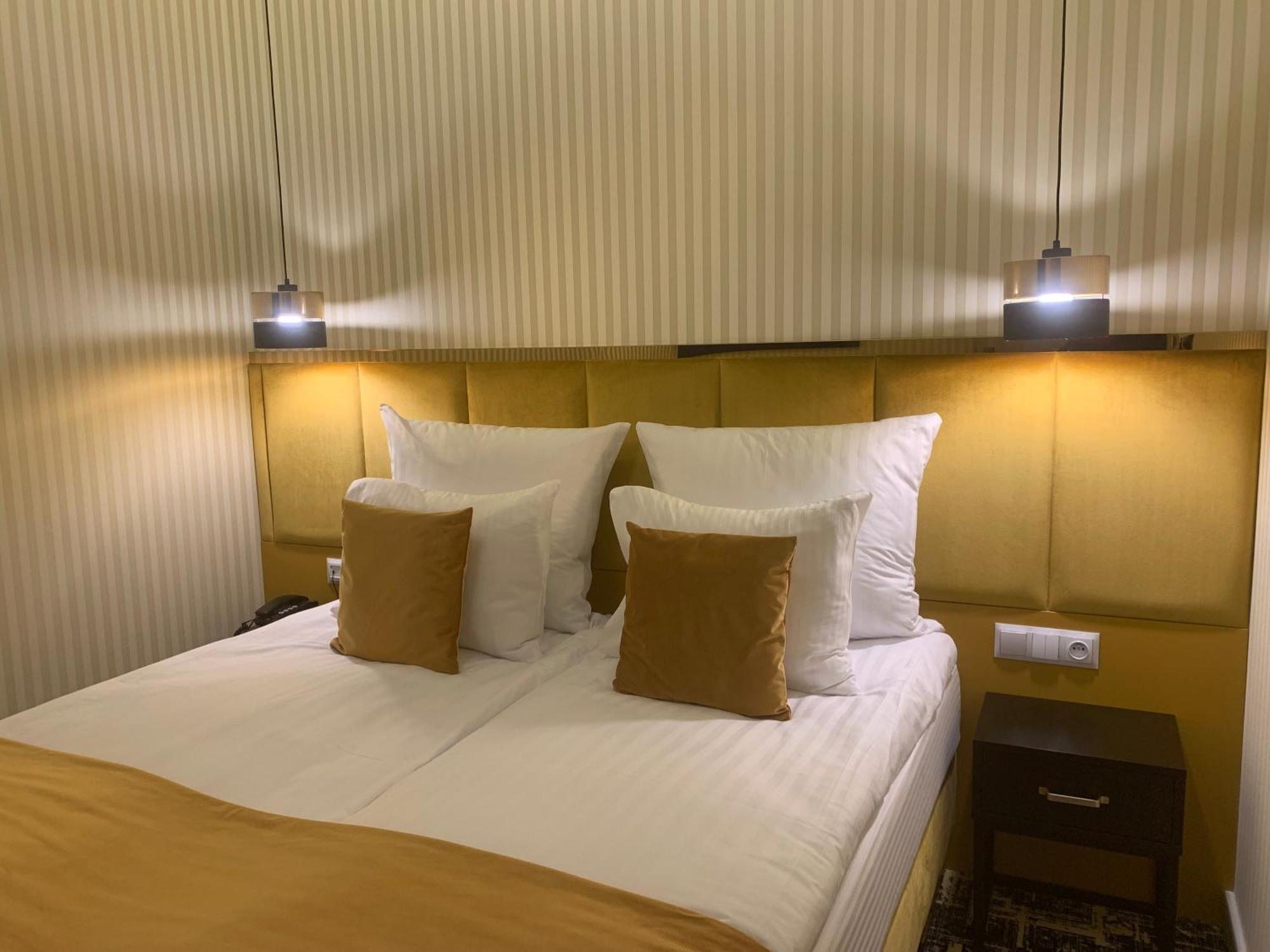 Piramida Aparthotel Boleslawiec  Buitenkant foto