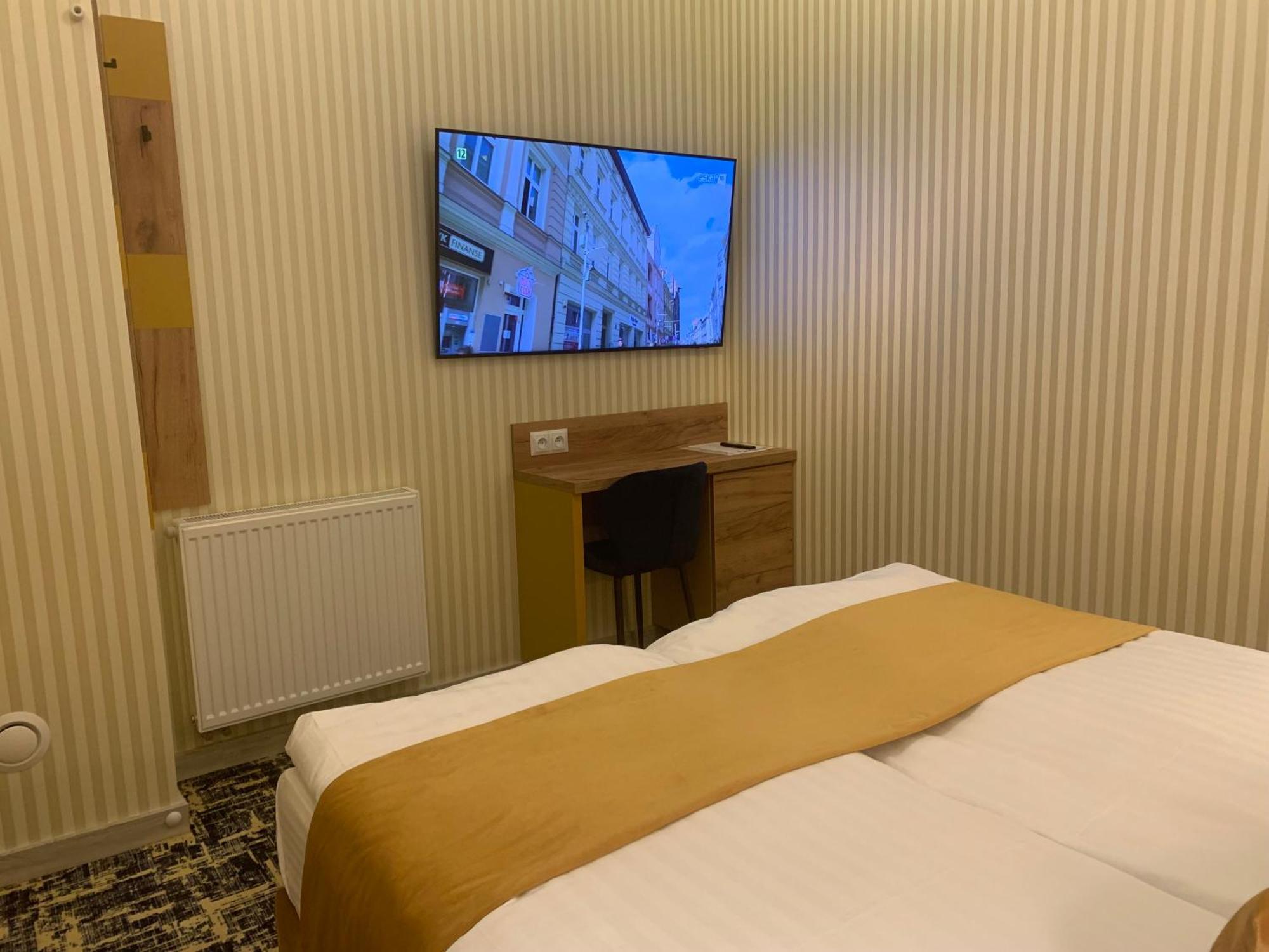 Piramida Aparthotel Boleslawiec  Buitenkant foto