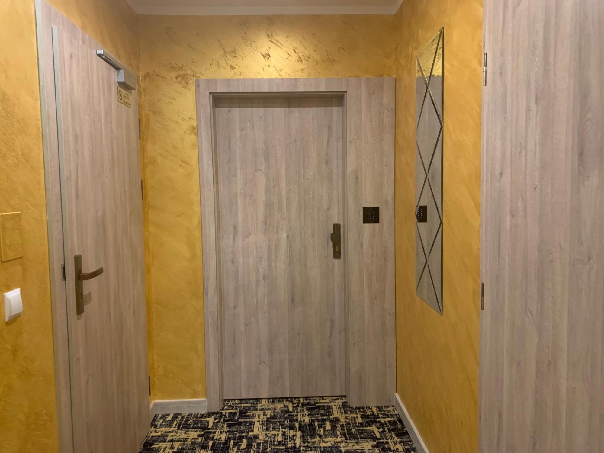Piramida Aparthotel Boleslawiec  Kamer foto