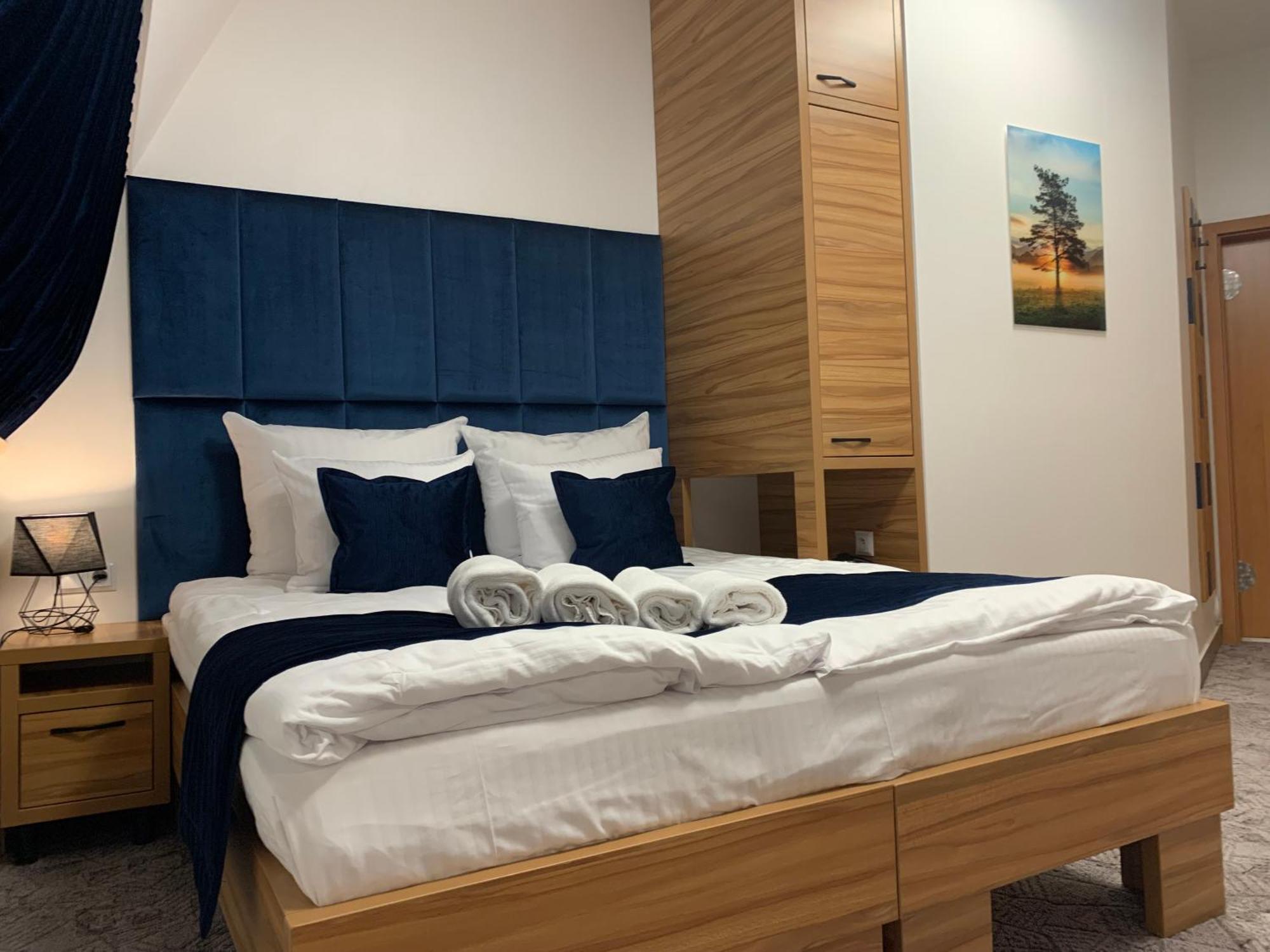 Piramida Aparthotel Boleslawiec  Buitenkant foto