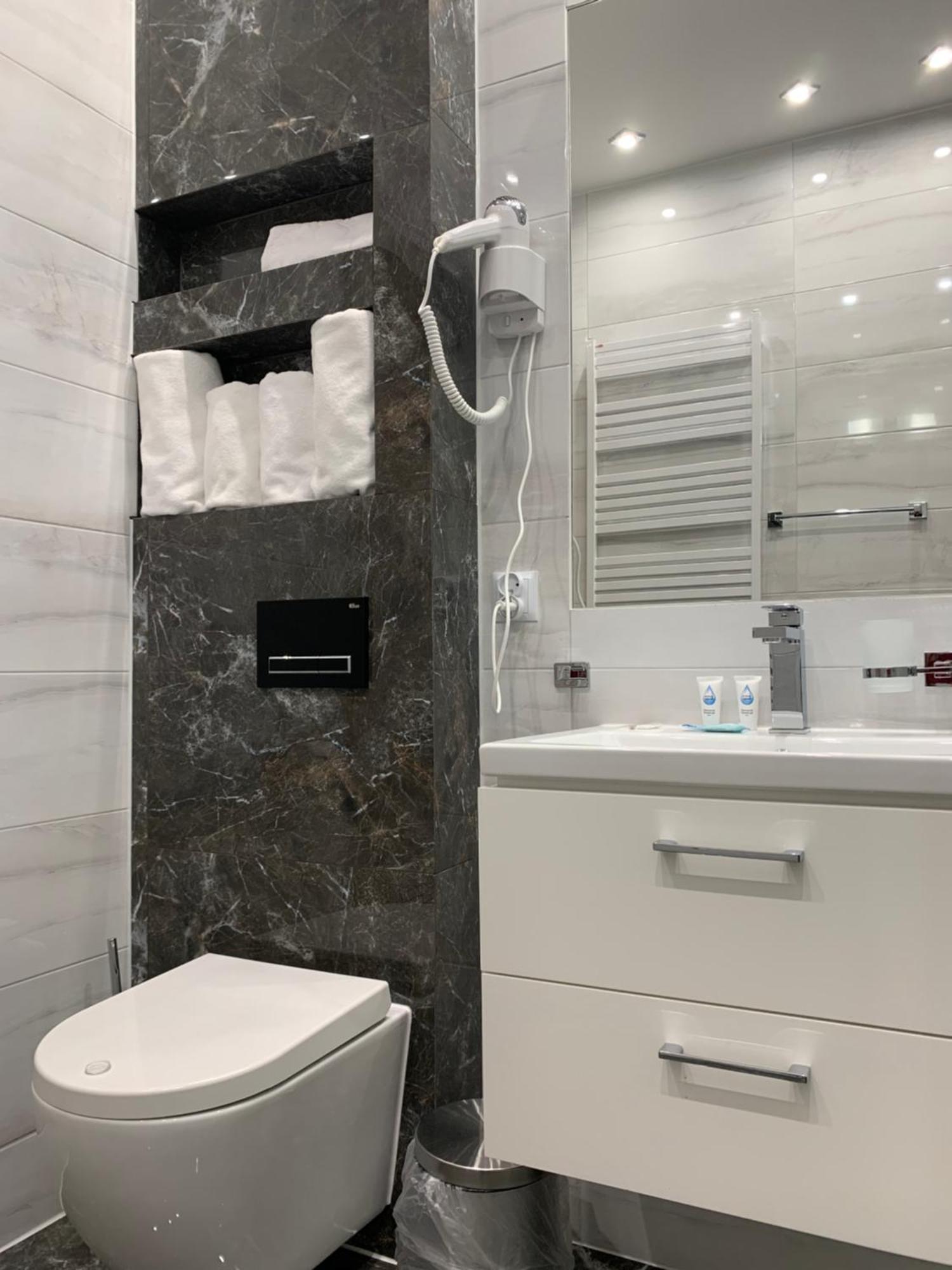 Piramida Aparthotel Boleslawiec  Buitenkant foto