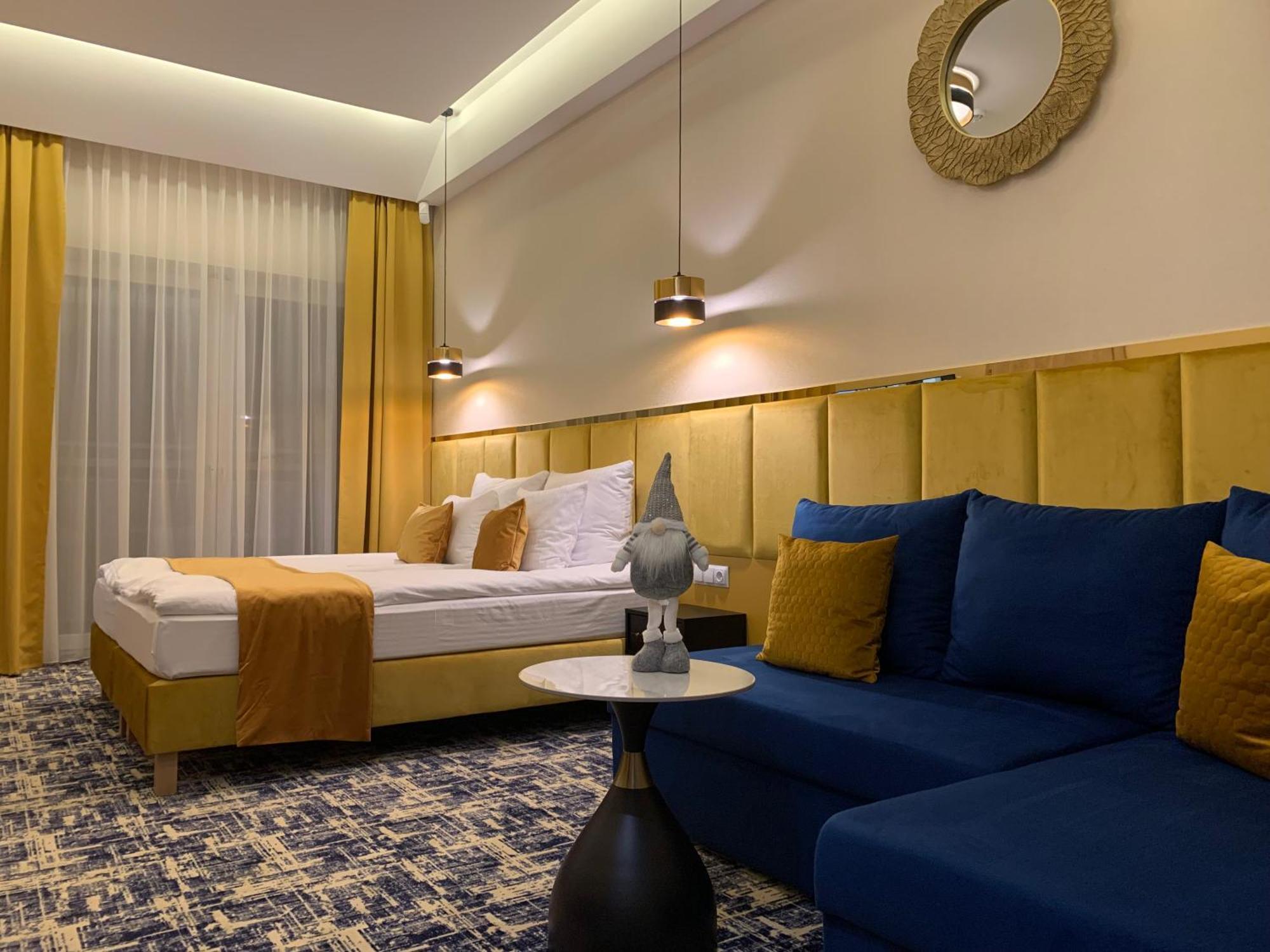 Piramida Aparthotel Boleslawiec  Buitenkant foto